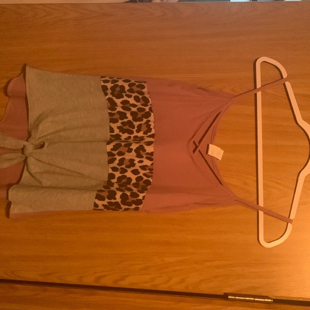Mauve color block spaghetti tank top with non adjustable straps